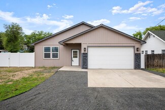 11911 N Main St, Mead, WA 99021