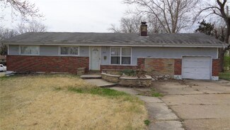 2428 Gardner Dr, Saint Louis, MO 63136