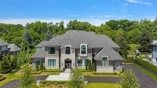 2816 Turtle Grove Ct, Bloomfield Hills, MI 48302