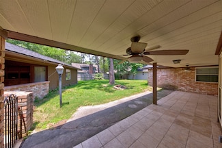 2031 River Falls Dr, Kingwood, TX 77339