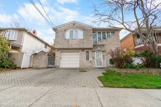 16 Ismay St, Staten Island, NY 10314