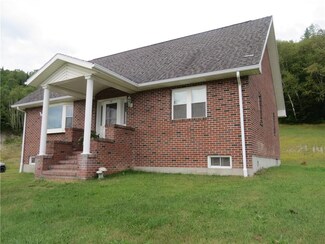 587 Aroostook Rd, Fort Kent, ME 04743