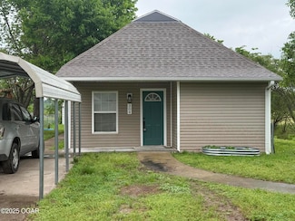 304 W Market St, Wentworth, MO 64873