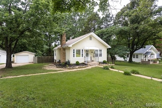 905 Edna Ave, Saint Louis, MO 63122