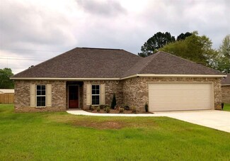 104 Chenoa Ave, Carthage, MS 39051
