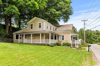 46 NW Hill Rd, Pownal, VT 05261