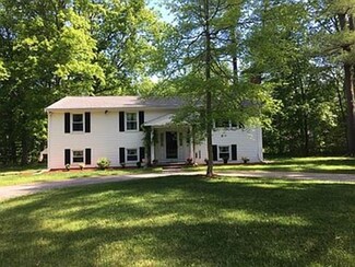 10 W Cudworth Ave, Assonet, MA 02702