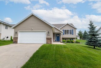 5171 51st St NW, Rochester, MN 55901