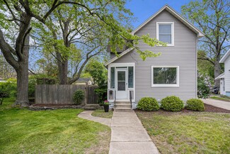 1327 Pennoyer Ave, Grand Haven, MI 49417