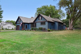 2805 S Riverside Dr, McHenry, IL 60050