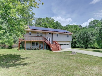 14 Spring Lake Dr, Fletcher, NC 28732