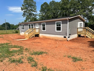 2095 Nicopolis Dr, Bedford, VA 24523