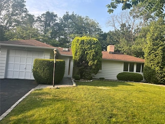 39 Wellington Rd, Greenvale, NY 11548