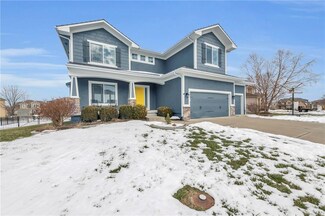 201 SW Lake Side Dr, Blue Springs, MO 64064