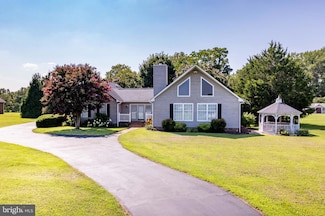 245 Nomini Bay Dr, Montross, VA 22520