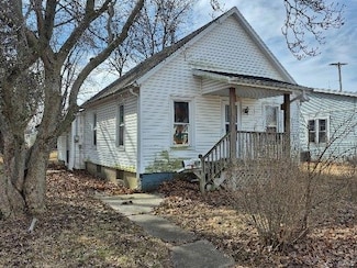 309 W Dewitt St, Pana, IL 62557