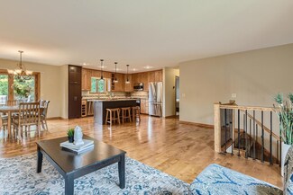 17981 S Shore Ln W, Eden Prairie, MN 55346
