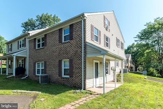 501 Hickory Ln, Sellersville, PA 18960