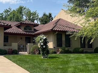 11 Antilles St, Saint Joseph, MO 64506
