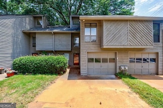 1002 Creatwood Cir SE, Smyrna, GA 30080