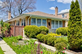 9038 Ewing Ave, Evanston, IL 60203