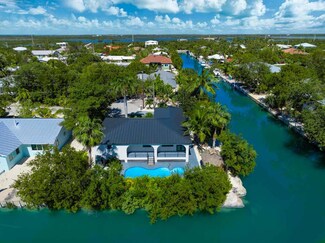 21076 3rd Ave, Summerland Key, FL 33042