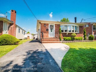 171 Amber St, Staten Island, NY 10306
