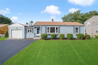 106 Kaufman Rd, Tiverton, RI 02878