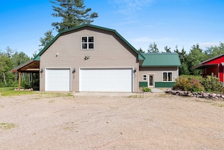 9566 White Lake Rd, Suring, WI 54174