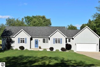 1047 Bundy Dr, Weidman, MI 48893