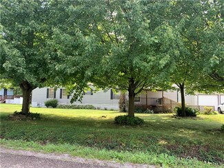 810 Boyd St NE, Masury, OH 44438