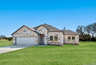 326 Park Rd, Bandera, TX 78003
