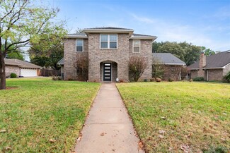 30 Crestwood Dr, Roanoke, TX 76262