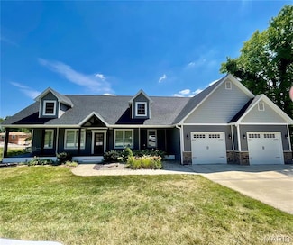 2233 Wildwood Dr, Glen Carbon, IL 62034