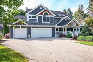 2506 Lake Vista Dr, Saint Joseph, MI 49085