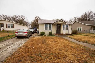 221 E 15th St, Junction City, KS 66441