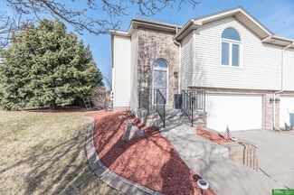 3706 N 157th Cir, Omaha, NE 68116