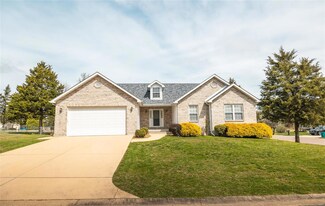 121 Trainer Ave, Cuba, MO 65453