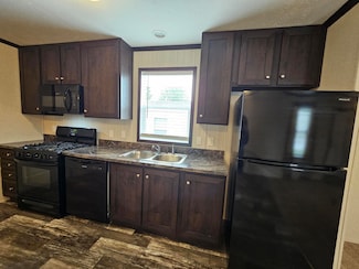 9 Cedar Unit 9, Highland, MI 48357