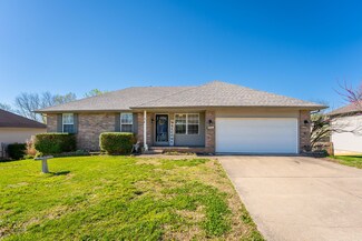 158 W Shady Oaks Dr, Nixa, MO 65714