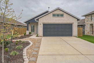 319 the Bad Way, Jarrell, TX 76537