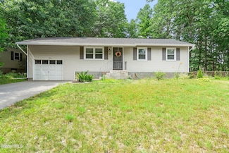 12 Curt Blvd, Saratoga Springs, NY 12866