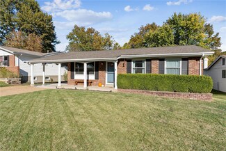 2334 Wescreek Dr, Maryland Heights, MO 63043