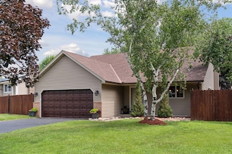 549 Vicki Ln, Saint Paul, MN 55126