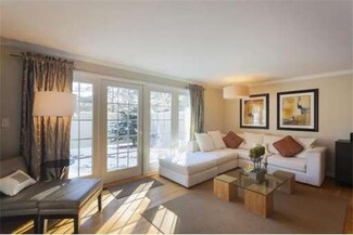11 Oak St Unit 2, Wellesley, MA 02482