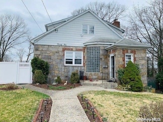 21 Sunset Ave, Glen Cove, NY 11542