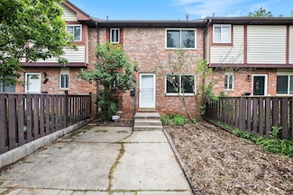 586 Terrace Ln E, Ypsilanti, MI 48198