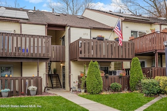 272 Timber Ridge Dr Unit 5272, Staten Island, NY 10306