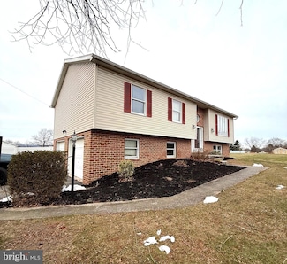 601 Kittatinny Dr, Chambersburg, PA 17202