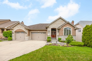 471 59th St, Lisle, IL 60532
